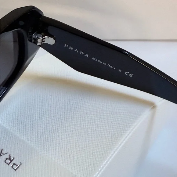 PRADA black frame Sunglasses Model: SPR17W-F 1AB-5S0 - Picture 7 of 11